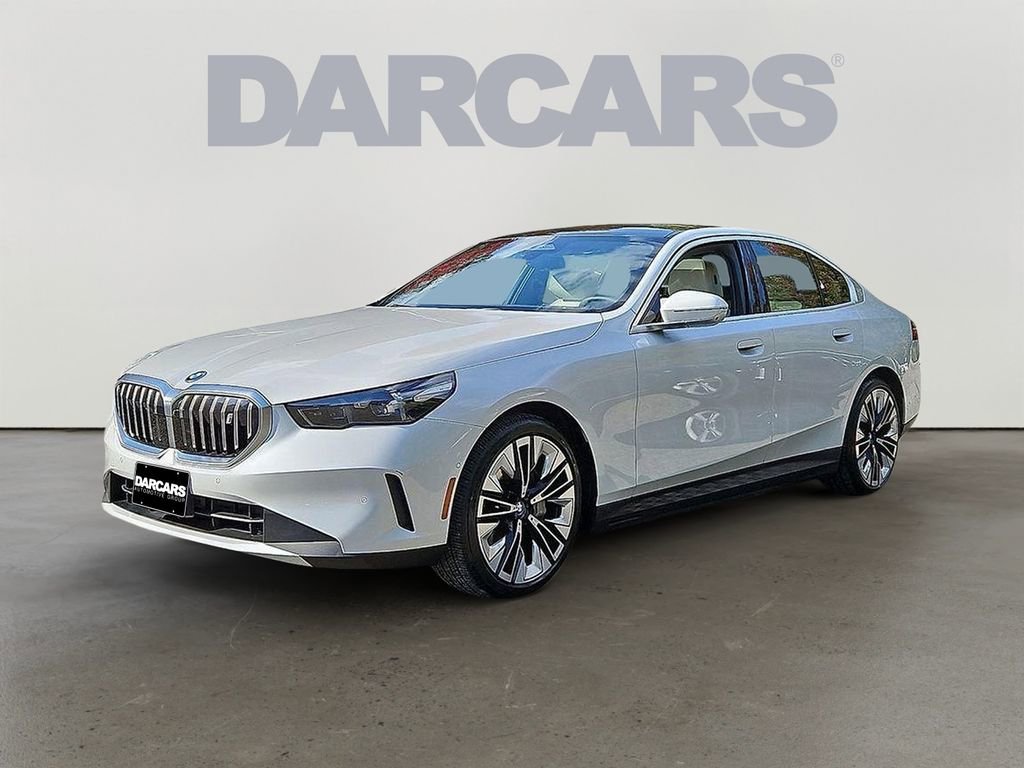 Used 2024 BMW i5 eDrive40i w/ Premium Package image 2