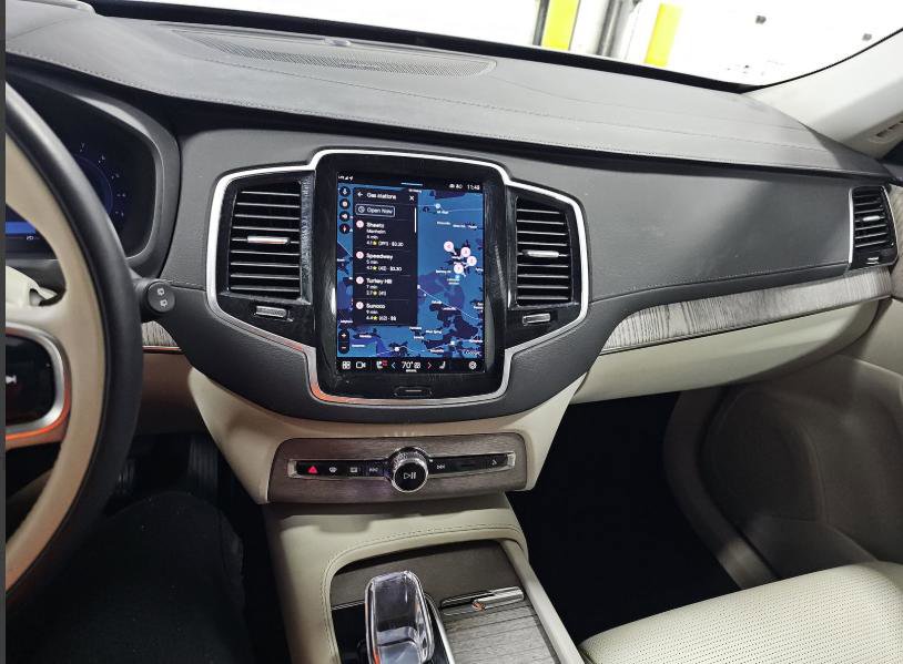 Used 2024 Volvo XC90 B6 Ultimate w/ Protection Package Premier image 12