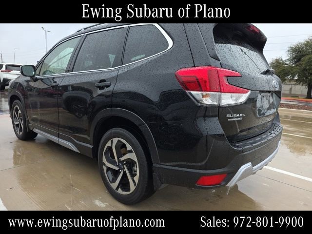 Used 2022 Subaru Forester Touring image 2