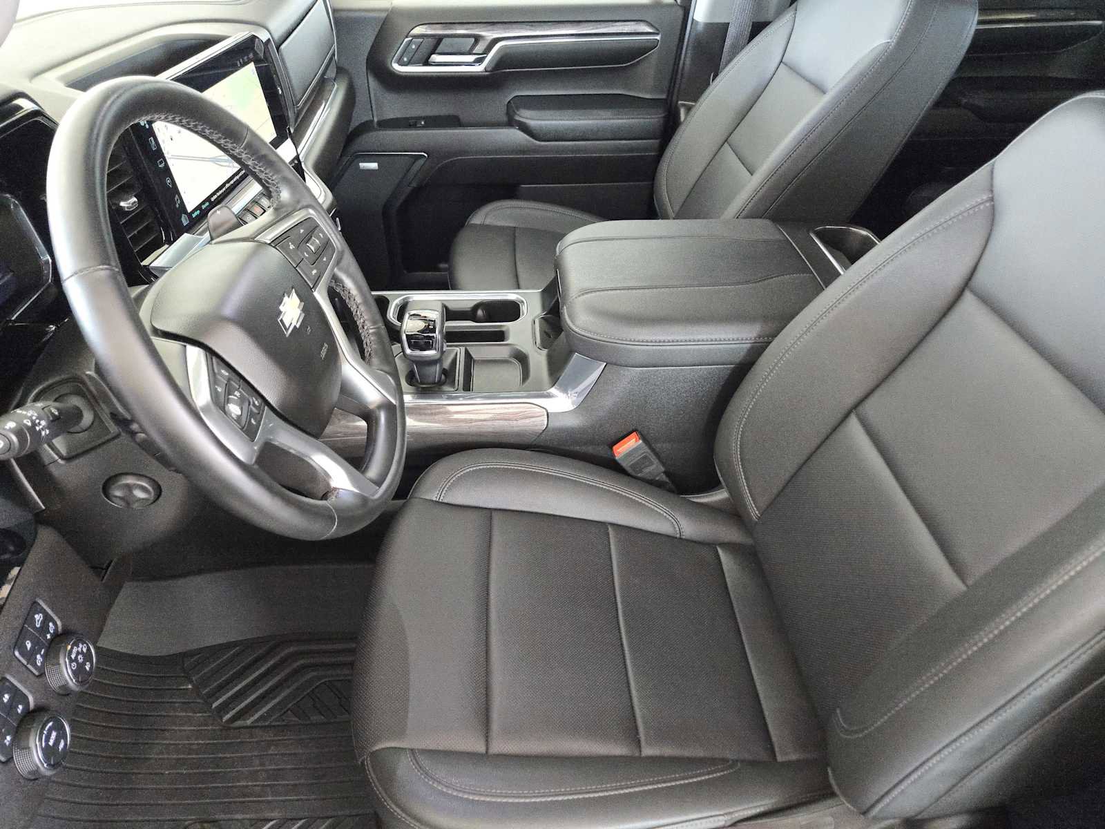 Certified 2024 Chevrolet Silverado 1500 LTZ AWD/4WD image 15