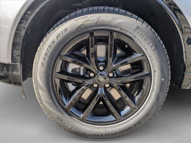 New 2026 Land Rover Discovery Sport Landmark image 10
