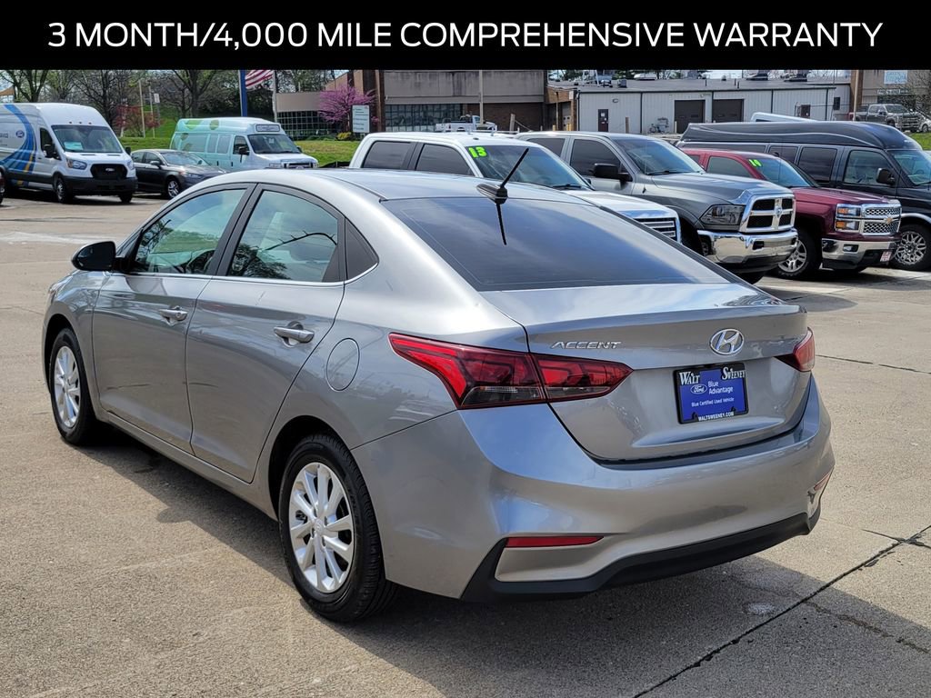 Used 2022 Hyundai Accent SEL image 3