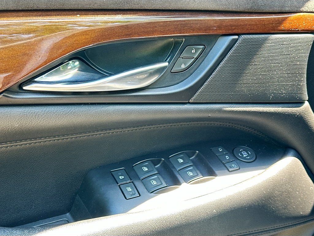 Used 2020 Cadillac Escalade Premium Luxury AWD/4WD image 18