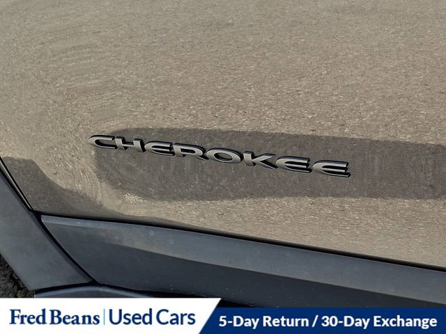 Used 2020 Jeep Cherokee Trailhawk w/ Cold Weather Group image 33