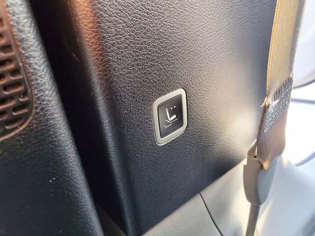 Certified 2024 Chrysler Pacifica Touring-L image 26