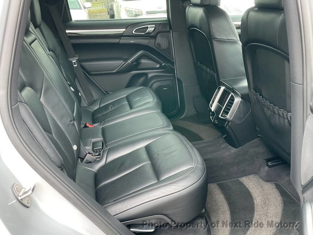 Used 2011 Porsche Cayenne AWD/4WD image 12