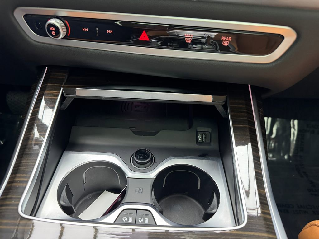 Certified 2025 BMW X7 xDrive40i w/ Executive Package image 19