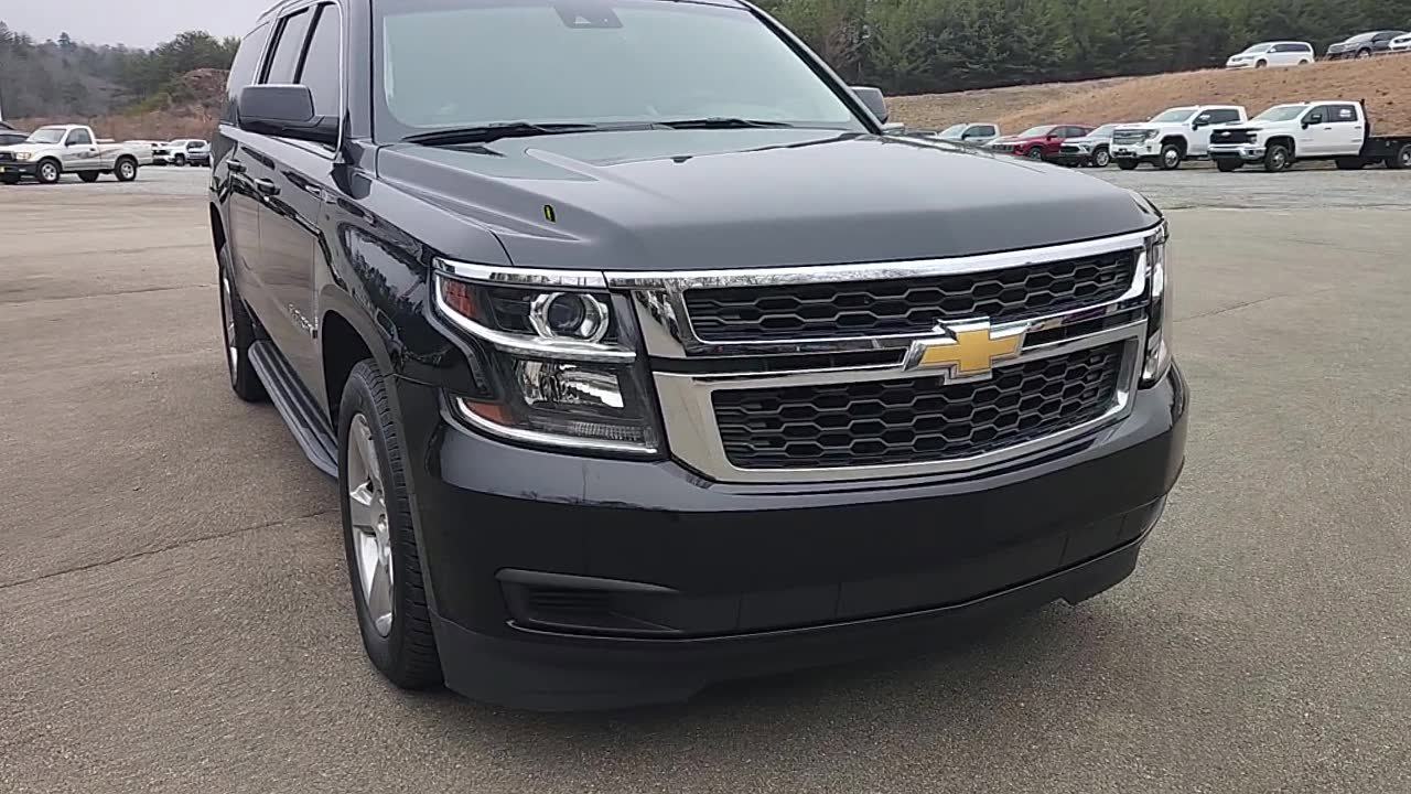 Used 2018 Chevrolet Suburban LT image 2