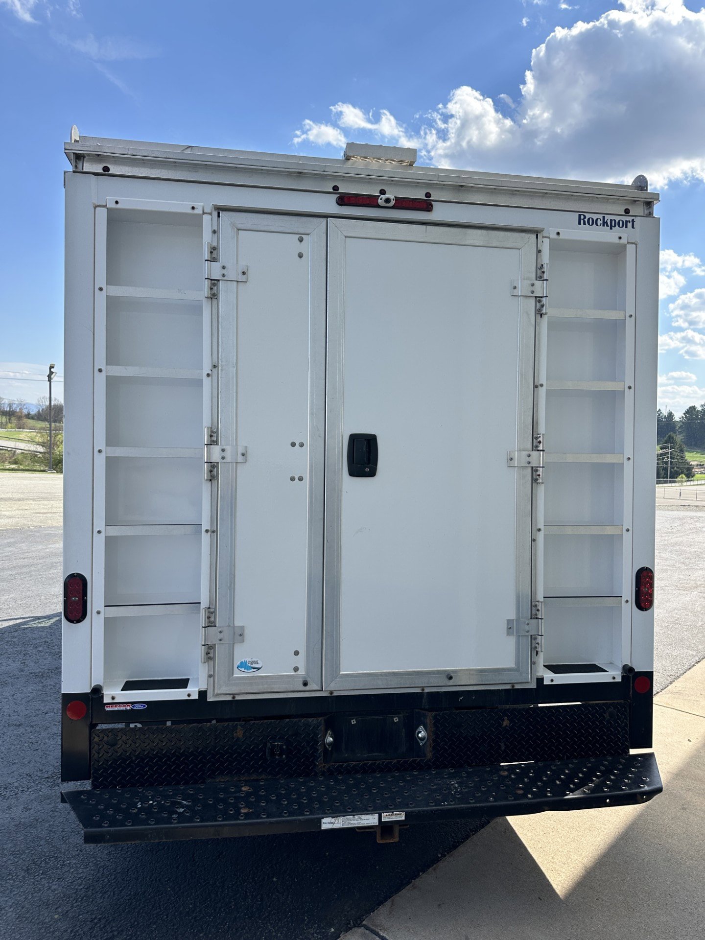 Used 2024 Ford E-450 and Econoline 450 Super Duty w/ Interior Upgrade Package RWD image 6