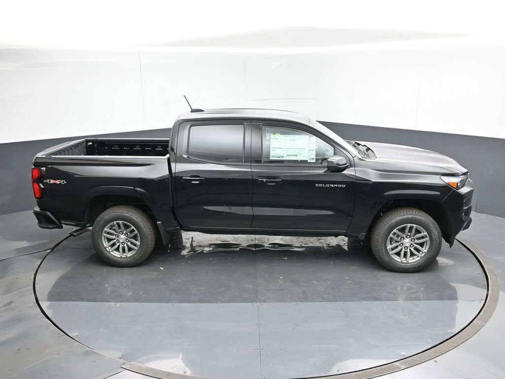 Used 2024 Chevrolet Colorado LT w/ LT Convenience Package III image 22