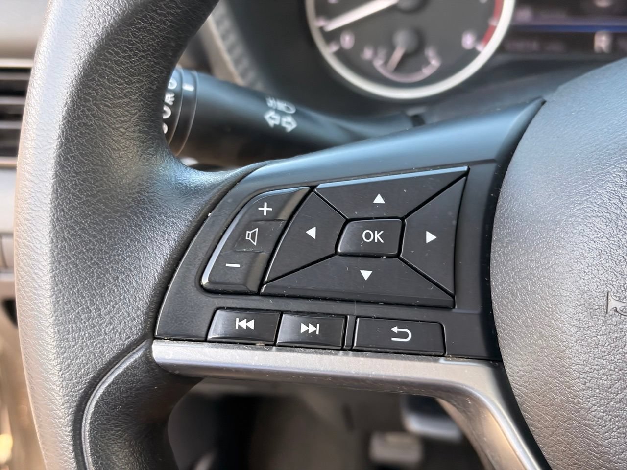 Certified 2024 Nissan Sentra SV FWD image 29