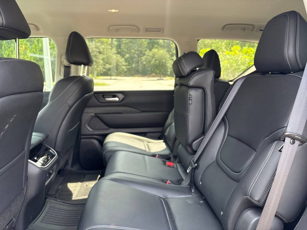 Used 2025 Nissan Armada SV RWD image 21