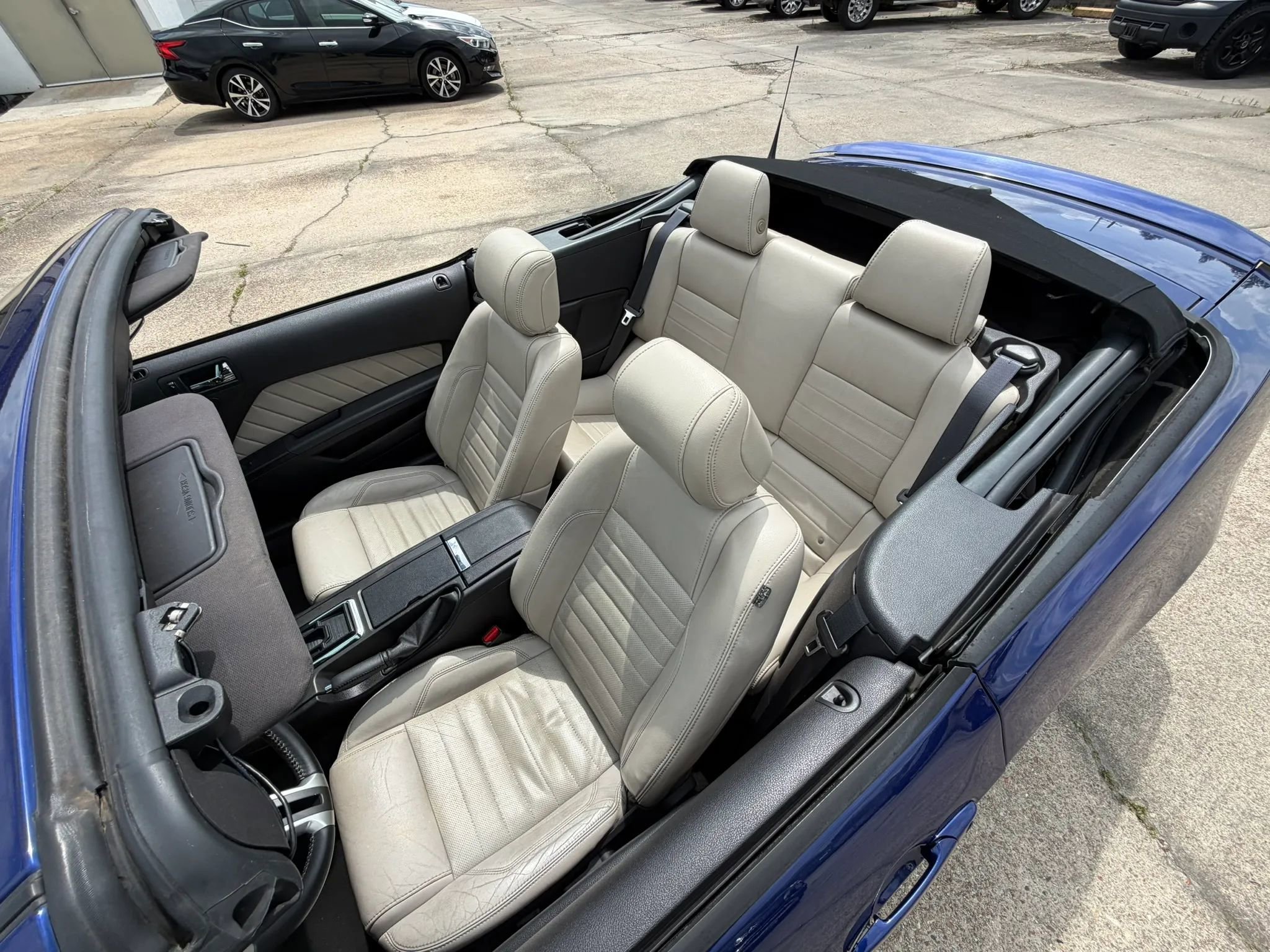 Used 2013 Ford Mustang Premium RWD image 21