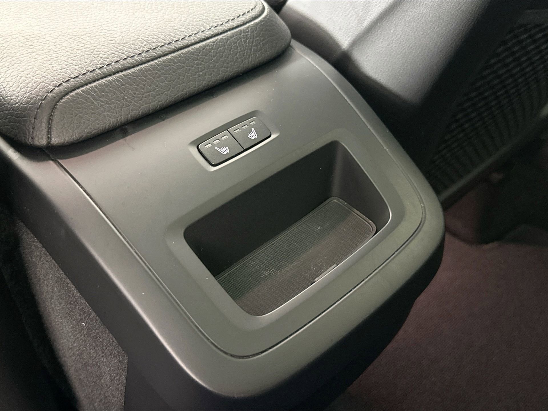 Certified 2022 Volvo XC60 B5 Momentum w/ Advanced Package image 26