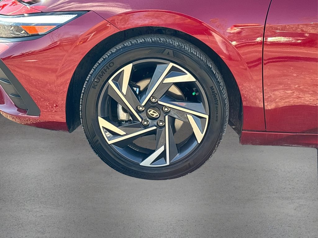 Certified 2025 Hyundai Elantra Sport image 14