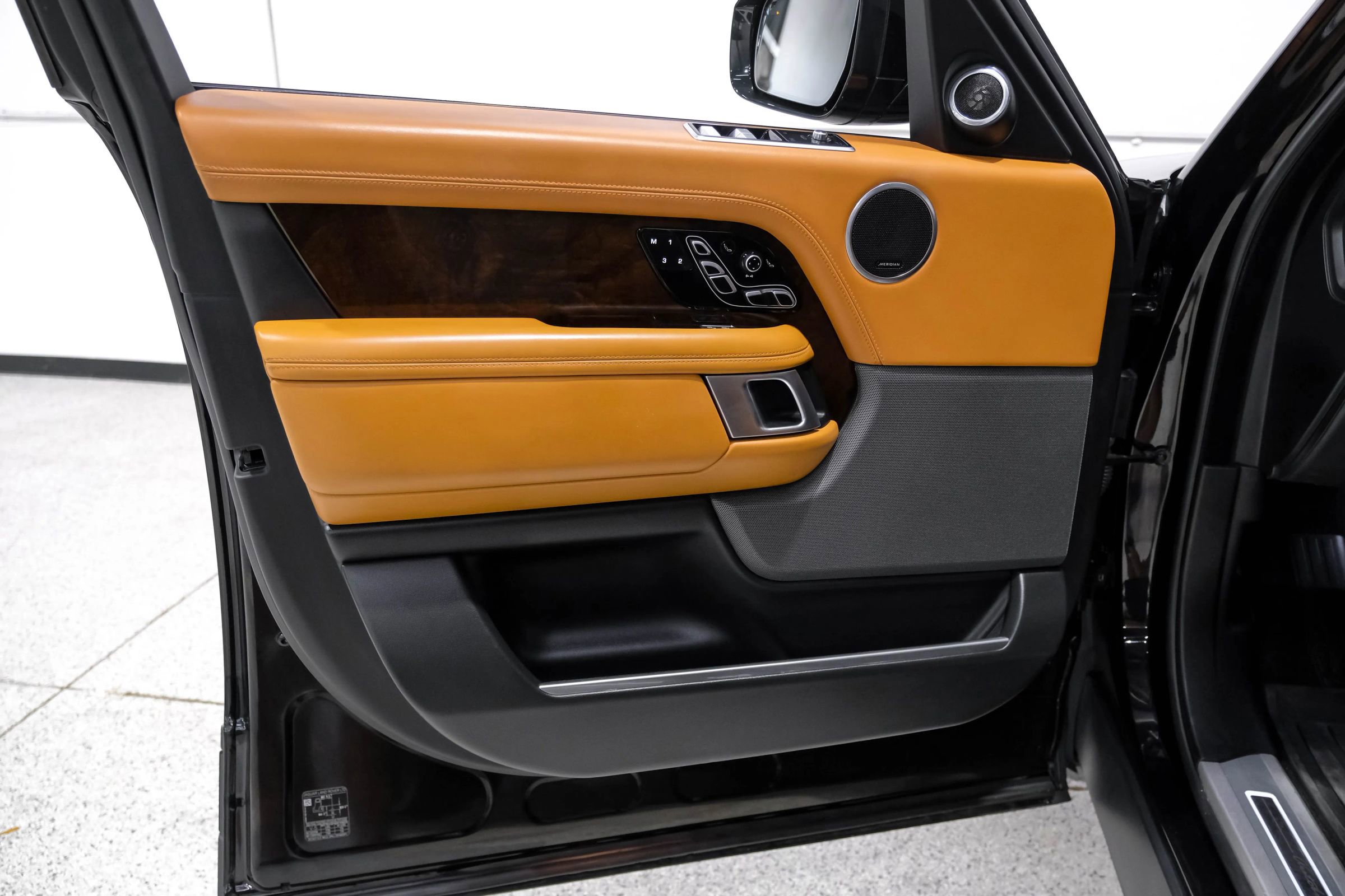 Used 2019 Land Rover Range Rover Long Wheelbase Autobiography image 45