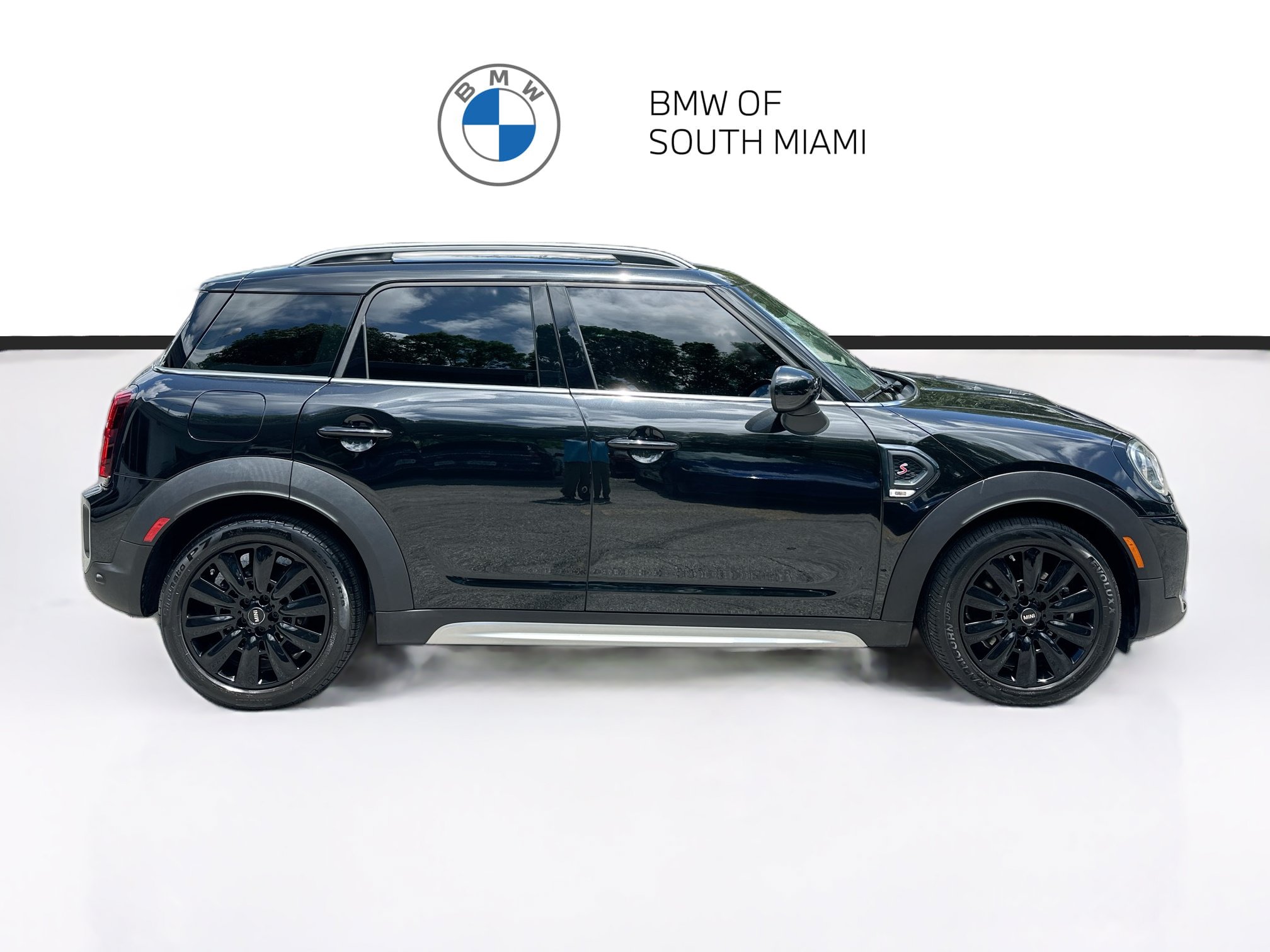 Used 2024 MINI Cooper Countryman S w/ Premium Package FWD image 8