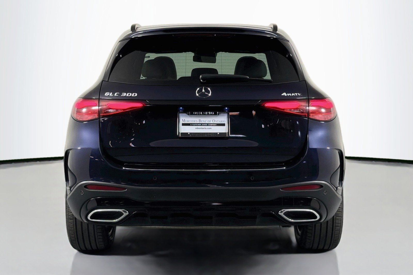 Used 2023 Mercedes-Benz GLC 300 4MATIC image 3