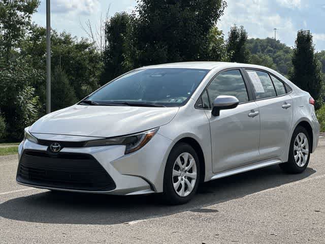 Used 2025 Toyota Corolla LE FWD image 1