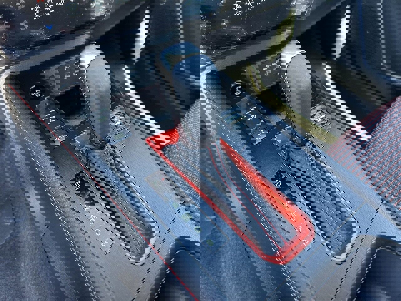 New 2025 Nissan Kicks SR image 29