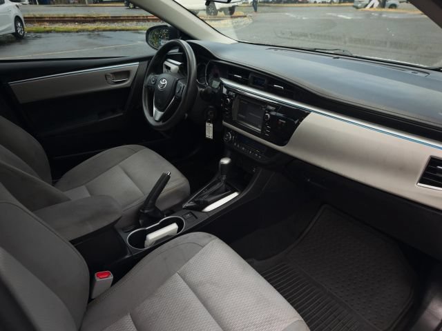 Used 2014 Toyota Corolla LE FWD image 28