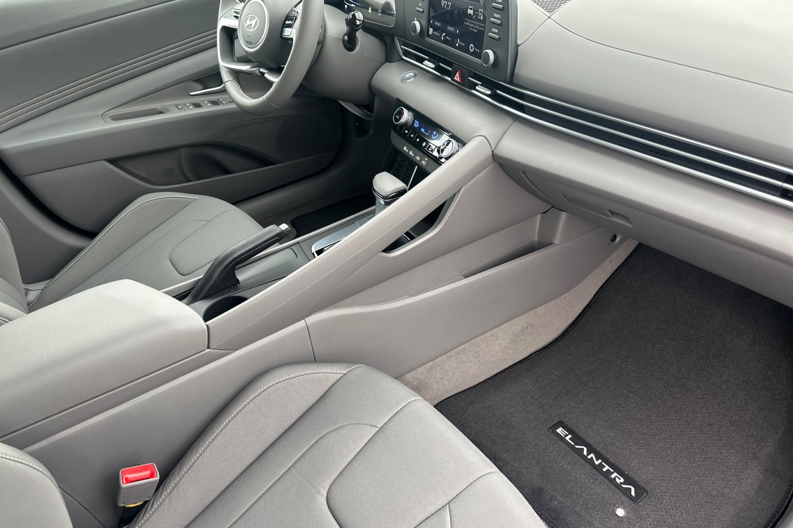 New 2026 Hyundai Elantra Sport FWD image 15