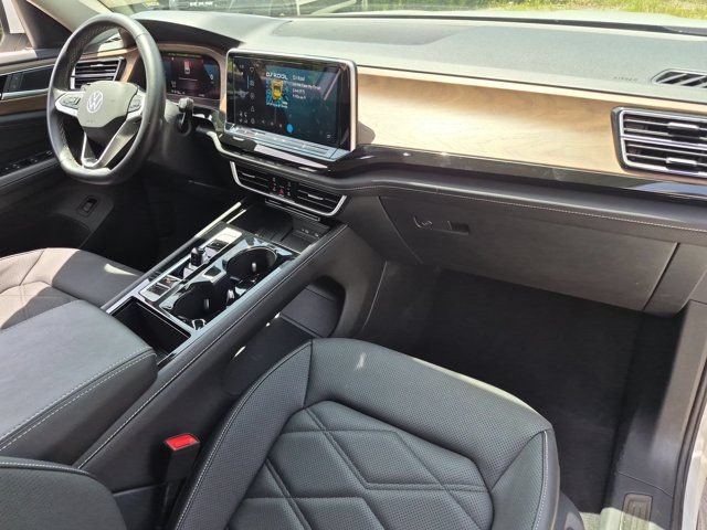 Used 2025 Volkswagen Atlas SE FWD image 32