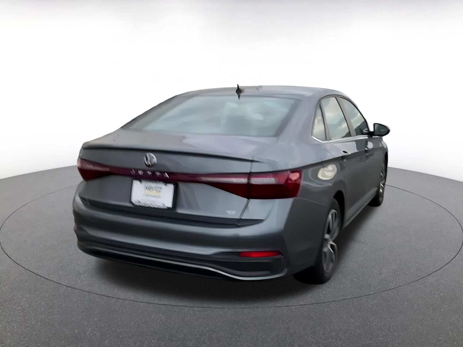 Used 2025 Volkswagen Jetta SE image 13