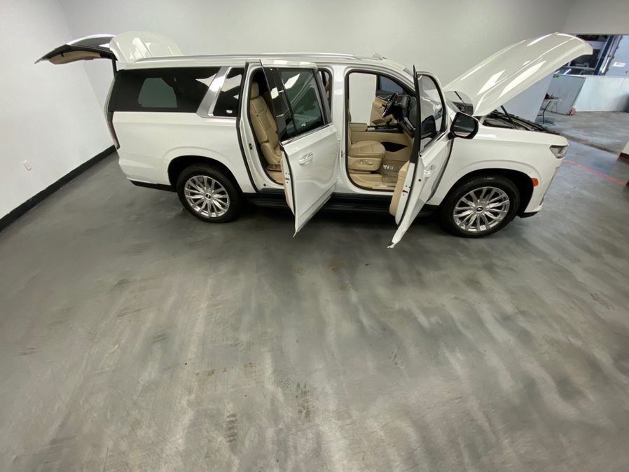 Used 2021 Cadillac Escalade ESV Premium Luxury AWD/4WD image 54