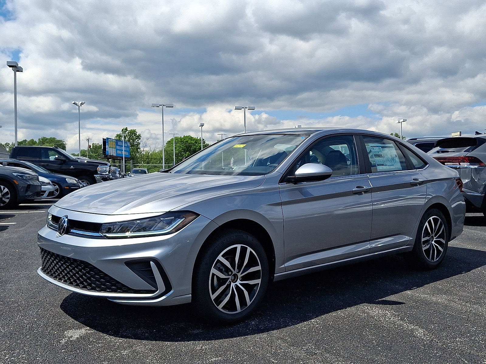 New 2026 Volkswagen Jetta SE FWD image 2