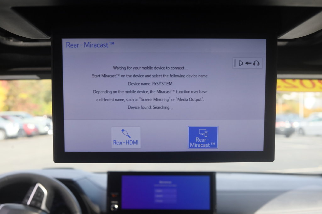 Used 2025 Toyota Sienna Platinum AWD/4WD image 32