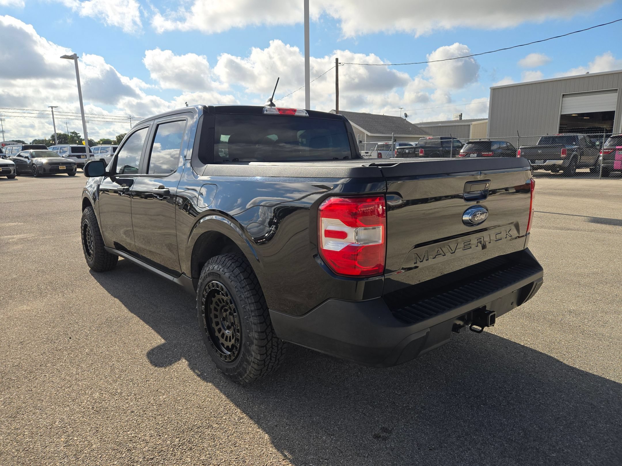 Used 2023 Ford Maverick XL FWD image 5
