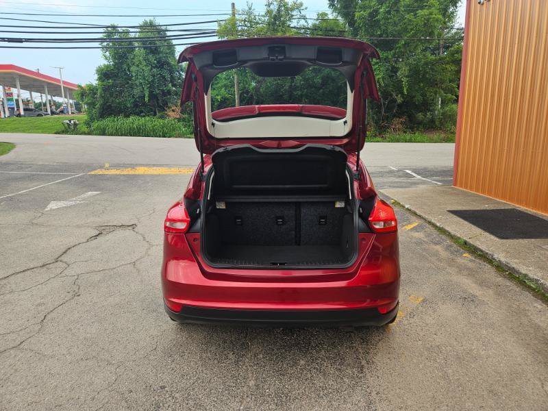 Used 2015 Ford Focus SE FWD image 11