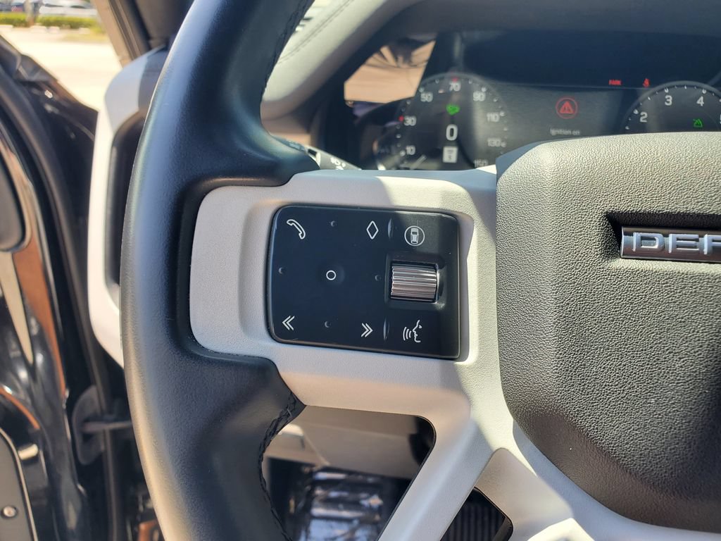 Used 2025 Land Rover Defender 110 S AWD/4WD image 22