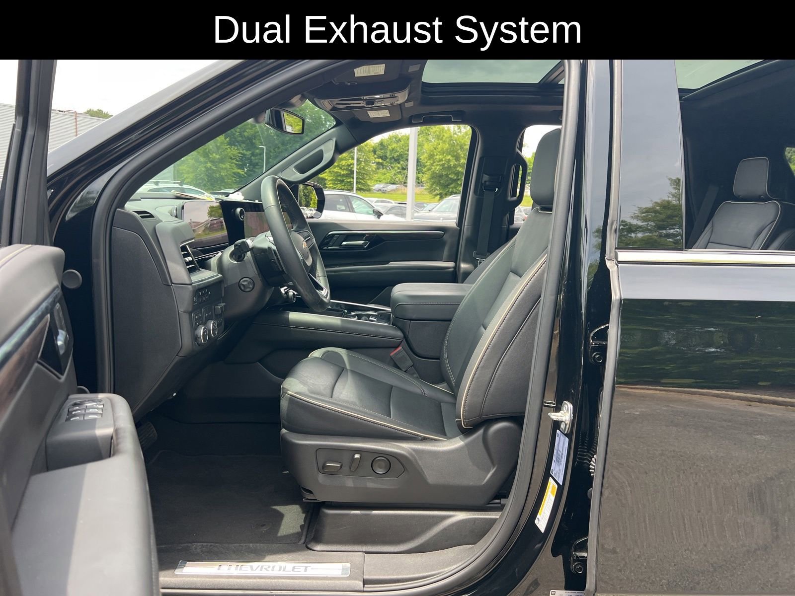 Used 2025 Chevrolet Tahoe Premier w/ Sun And Tow Package AWD/4WD image 32