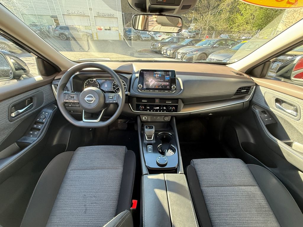 Used 2023 Nissan Rogue SV AWD/4WD image 10