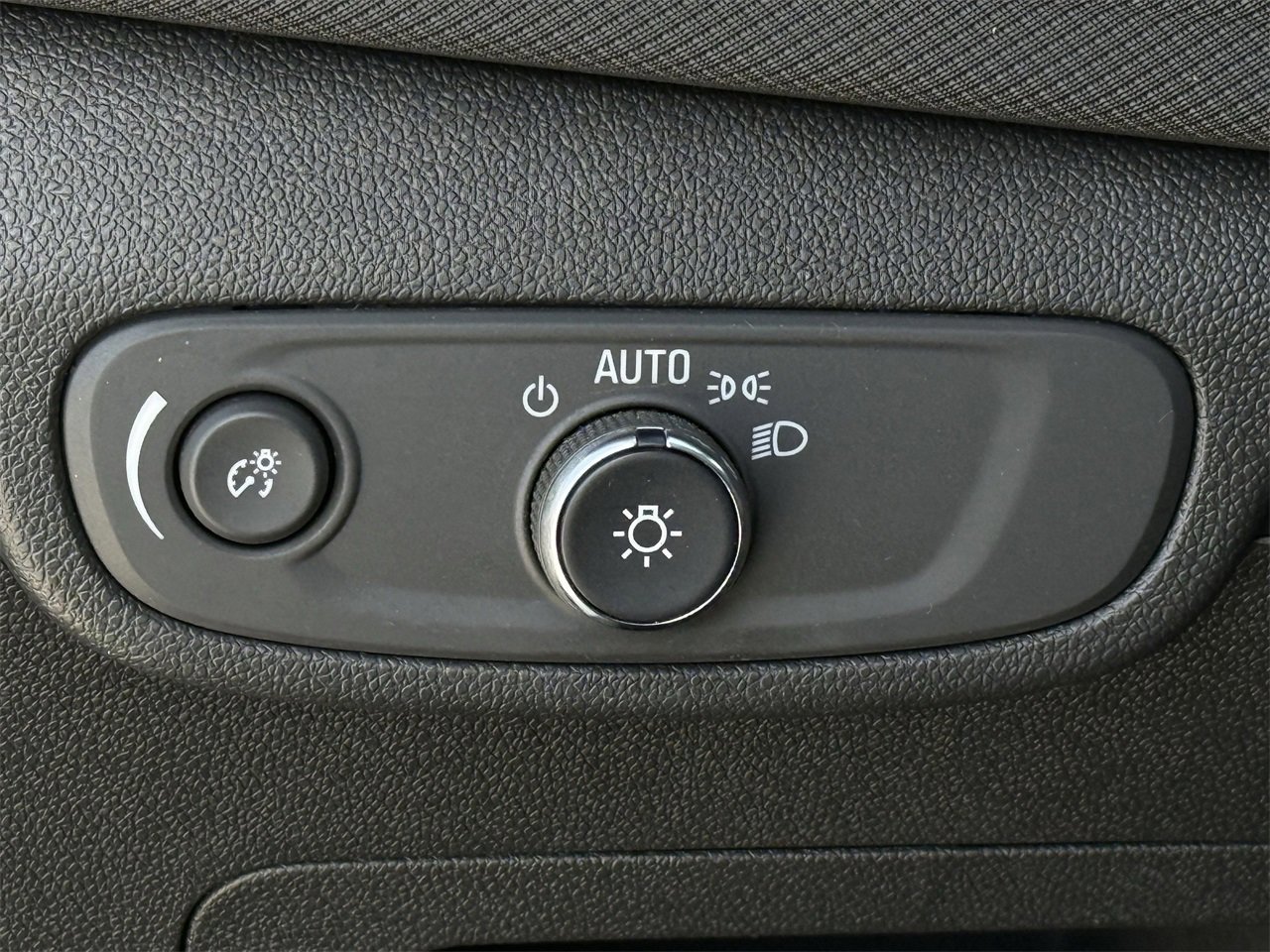 Used 2025 Chevrolet TrailBlazer LT image 19