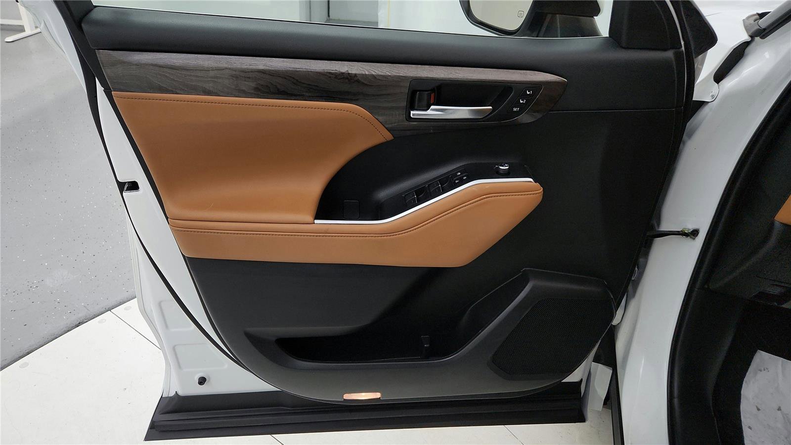 Used 2023 Toyota Highlander Platinum image 35