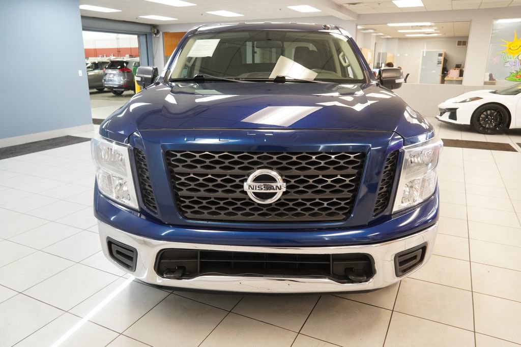 Used 2019 Nissan Titan SV AWD/4WD image 9