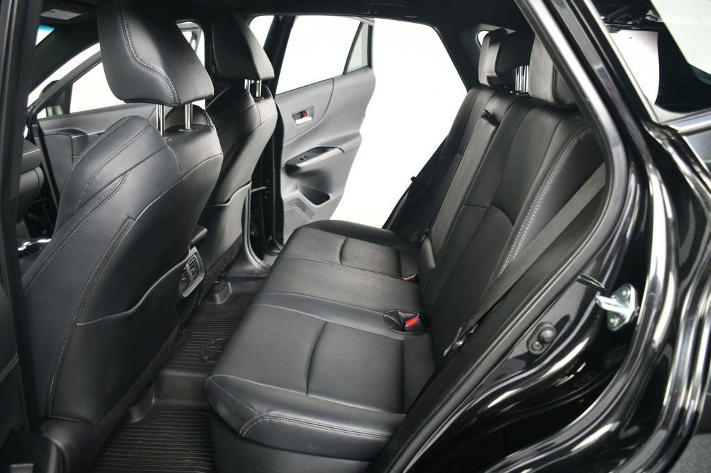 Used 2022 Toyota Venza XLE image 32