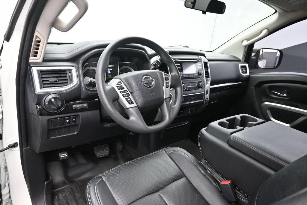 Used 2017 Nissan Titan SV RWD image 9