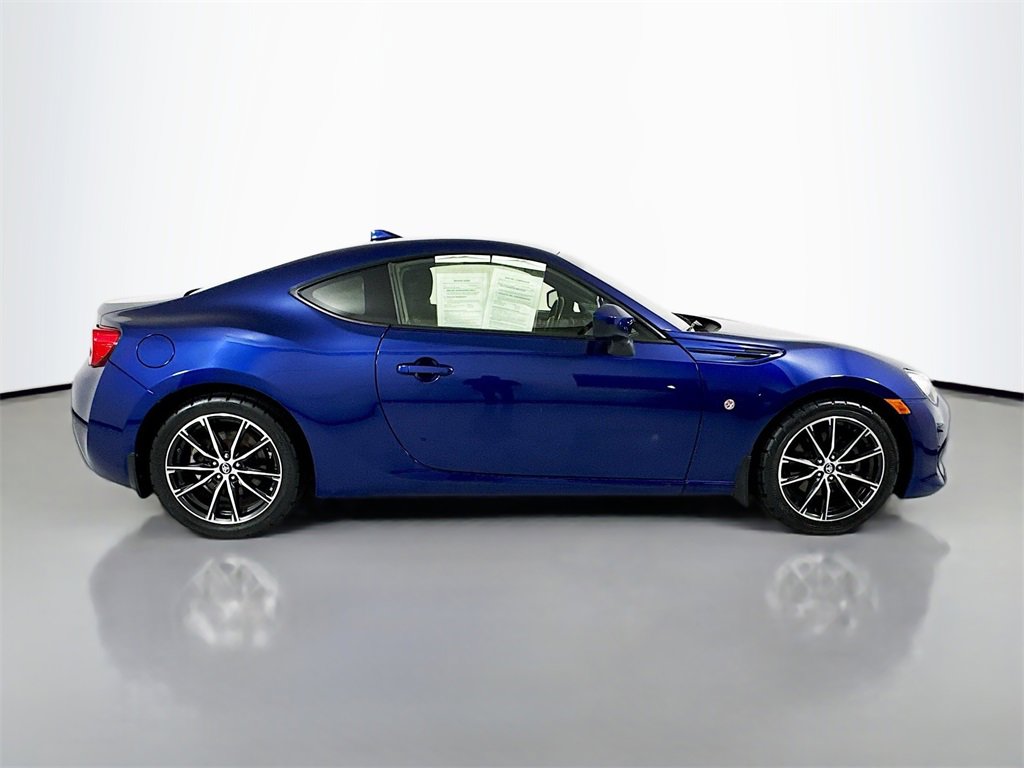 Used 2017 Toyota 86 image 9