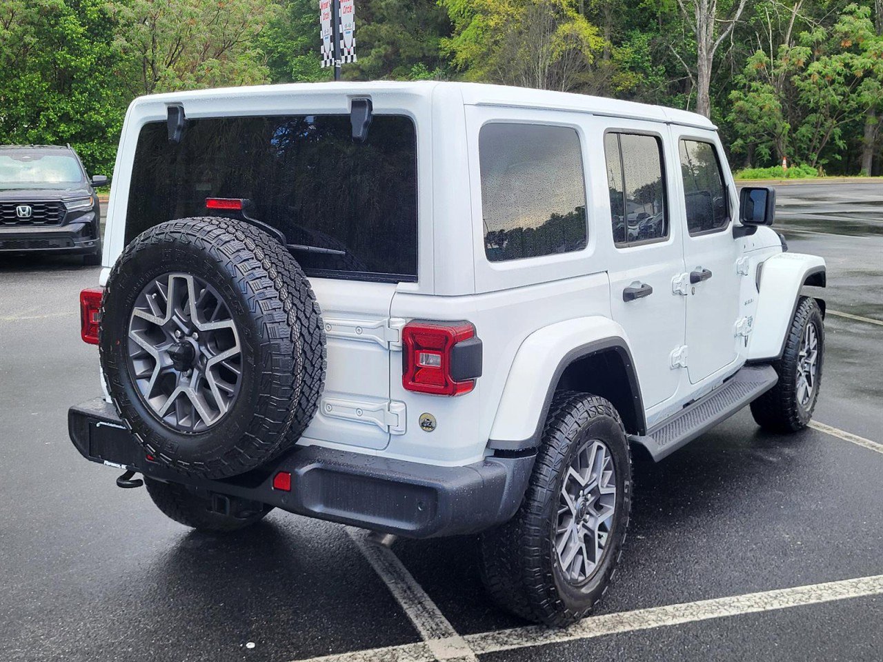 Used 2024 Jeep Wrangler Sahara w/ Technology Group image 2