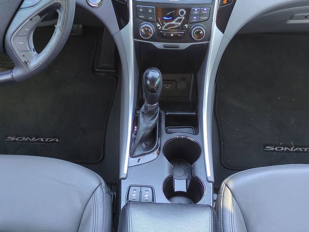 Used 2013 Hyundai Sonata Limited w/ Premium Pkg image 18