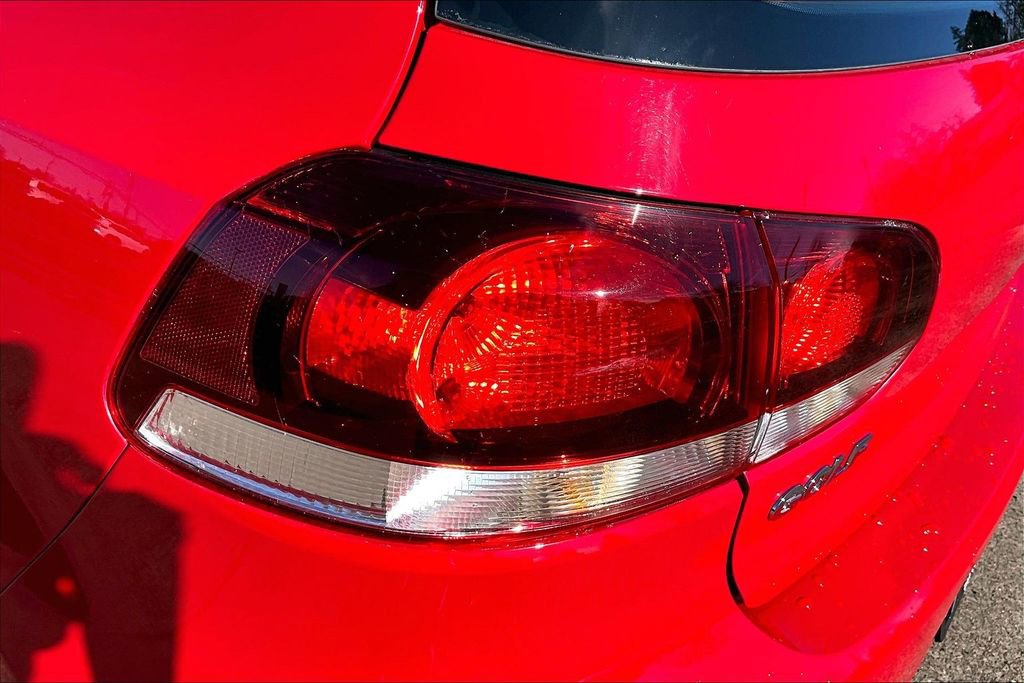 Used 2012 Volkswagen Golf 2-Door image 28