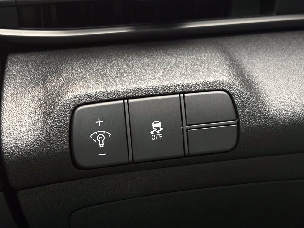 New 2026 Hyundai Elantra SEL Sport FWD image 17