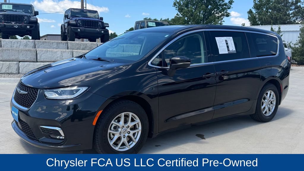 Used 2023 Chrysler Pacifica Touring-L
