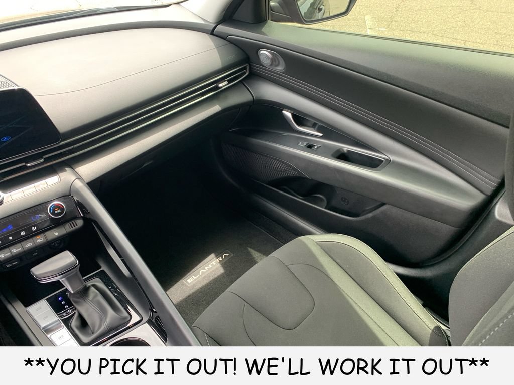 Used 2023 Hyundai Elantra SEL w/ Convenience Package FWD image 27