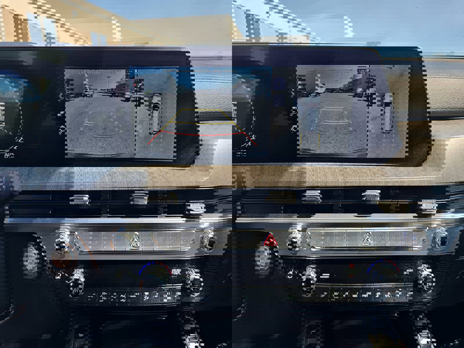 Used 2024 Kia Telluride SX w/ Towing Package image 26