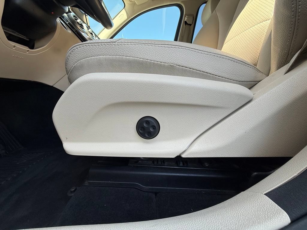 Used 2018 Mercedes-Benz GLC 300 4MATIC image 36